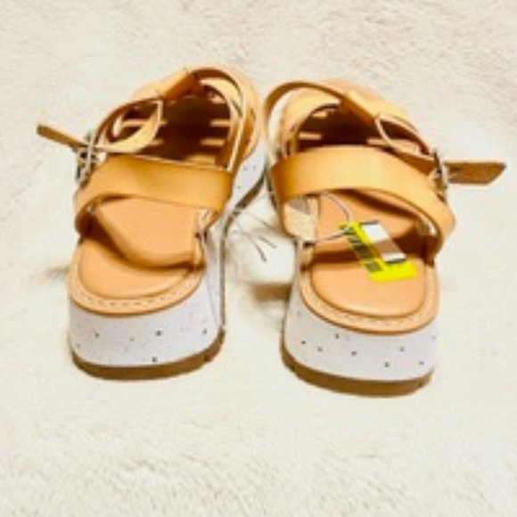 (NEW) Universal Thread - Tan Platform Sandals - Size 8 1/2 - Picture 4 of 4